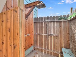 Fisherman's Inn 2 Bedroom Home by RedAwning