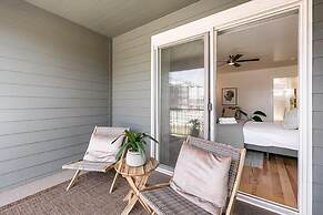 Gorgeous Townhome steps from the Brewery District!