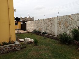 Hidden Gem In Oyibi New 2 Luxury Bedroom Apartment