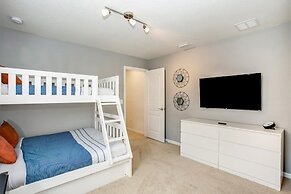 Saltwater Pool Private Pool Luxury Home! 6 Bedroom Home by RedAwning