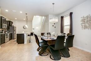 Saltwater Pool Private Pool Luxury Home! 6 Bedroom Home by RedAwning