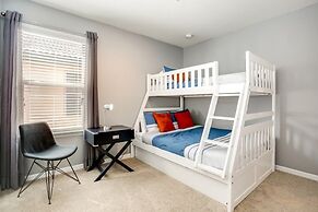 Saltwater Pool Private Pool Luxury Home! 6 Bedroom Home by RedAwning