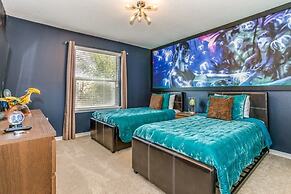 Saltwater Pool Private Pool Luxury Home! 6 Bedroom Home by RedAwning