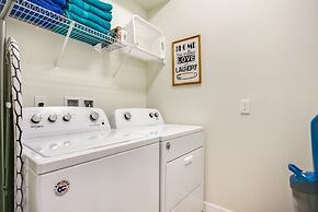 Saltwater Pool Private Pool Luxury Home! 6 Bedroom Home by RedAwning