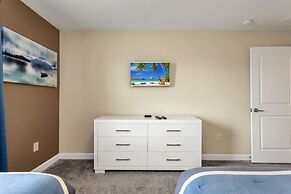 Storey Lake 4 Bed Townhome! 4 Bedroom Townhouse by Redawning