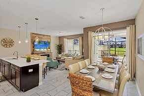 Storey Lake 4 Bed Townhome! 4 Bedroom Townhouse by Redawning