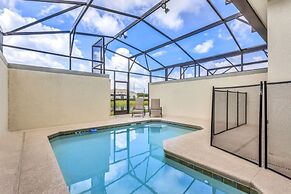 Storey Lake 4 Bed Townhome! 4 Bedroom Townhouse by Redawning