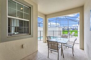 Storey Lake 4 Bed Townhome! 4 Bedroom Townhouse by Redawning