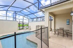 Storey Lake 4 Bed Townhome! 4 Bedroom Townhouse by Redawning