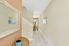 Storey Lake 4 Bed Townhome! 4 Bedroom Townhouse by Redawning