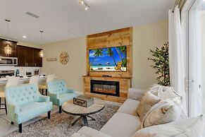 Storey Lake 4 Bed Townhome! 4 Bedroom Townhouse by Redawning