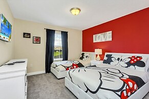 Storey Lake 4 Bed Townhome! 4 Bedroom Townhouse by Redawning