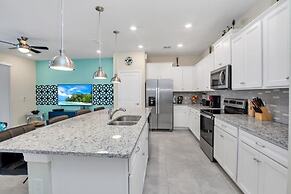 5 Bed Townhome! 5 Bedroom Townhouse by Redawning