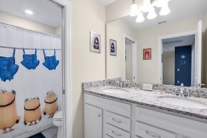 5 Bed Townhome! 5 Bedroom Townhouse by Redawning