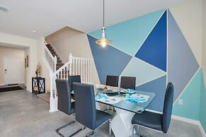 5 Bed Townhome! 5 Bedroom Townhouse by Redawning