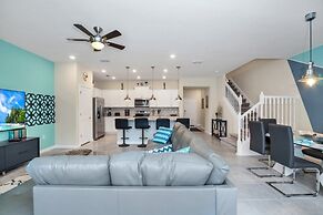 5 Bed Townhome! 5 Bedroom Townhouse by Redawning