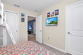 5 Bed Townhome! 5 Bedroom Townhouse by Redawning