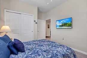 5 Bed Townhome! 5 Bedroom Townhouse by Redawning