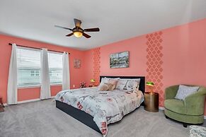 5 Bed Townhome! 5 Bedroom Townhouse by Redawning