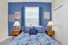 5 Bed Townhome! 5 Bedroom Townhouse by Redawning