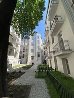 Starowiślna 41-43 by PI Apartments