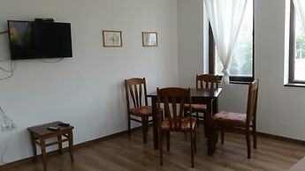 Immaculate Studio Apartment in Aleksandrovo