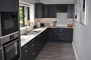 The View, Charming 2-bed Apartment in Shaftesbury,