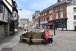 The View, Charming 2-bed Apartment in Shaftesbury,