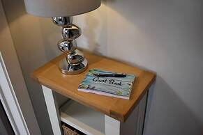 The View, Charming 2-bed Apartment in Shaftesbury,