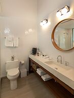 Wharfside Village Hotel