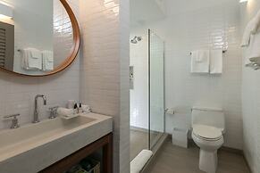 Wharfside Village Hotel