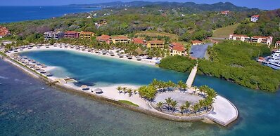 Hotel and Dive Center Roatan Yacht Club