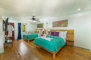 Hotel and Dive Center Roatan Yacht Club