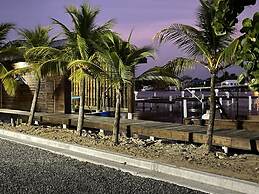 Hotel and Dive Center Roatan Yacht Club