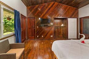 Hotel and Dive Center Roatan Yacht Club