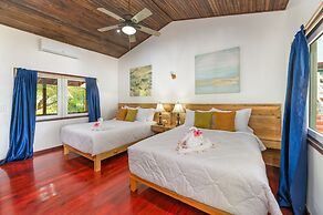 Hotel and Dive Center Roatan Yacht Club