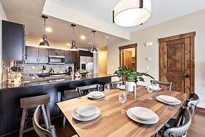 Spectacular Townhome near Breweries and River District!