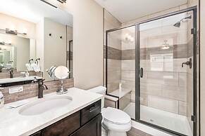 Spectacular Townhome near Breweries and River District!