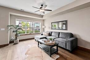 Spectacular Townhome near Breweries and River District!