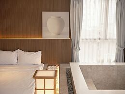 UH Suite The Myeongdong