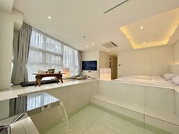 UH Suite The Myeongdong