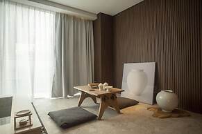 UH Suite The Myeongdong