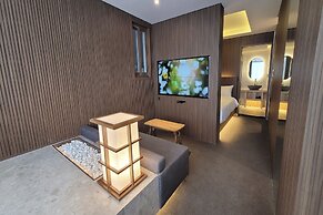 UH Suite The Myeongdong