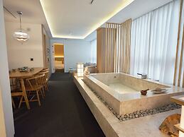 UH Suite The Myeongdong