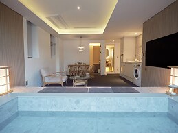 UH Suite The Myeongdong