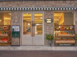 UH Suite The Myeongdong