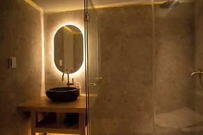 UH Suite The Myeongdong