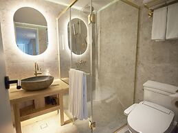 UH Suite The Myeongdong