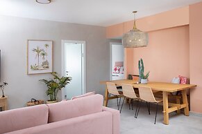 Vibrant Achziv Apartment