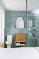 Vibrant Achziv Apartment